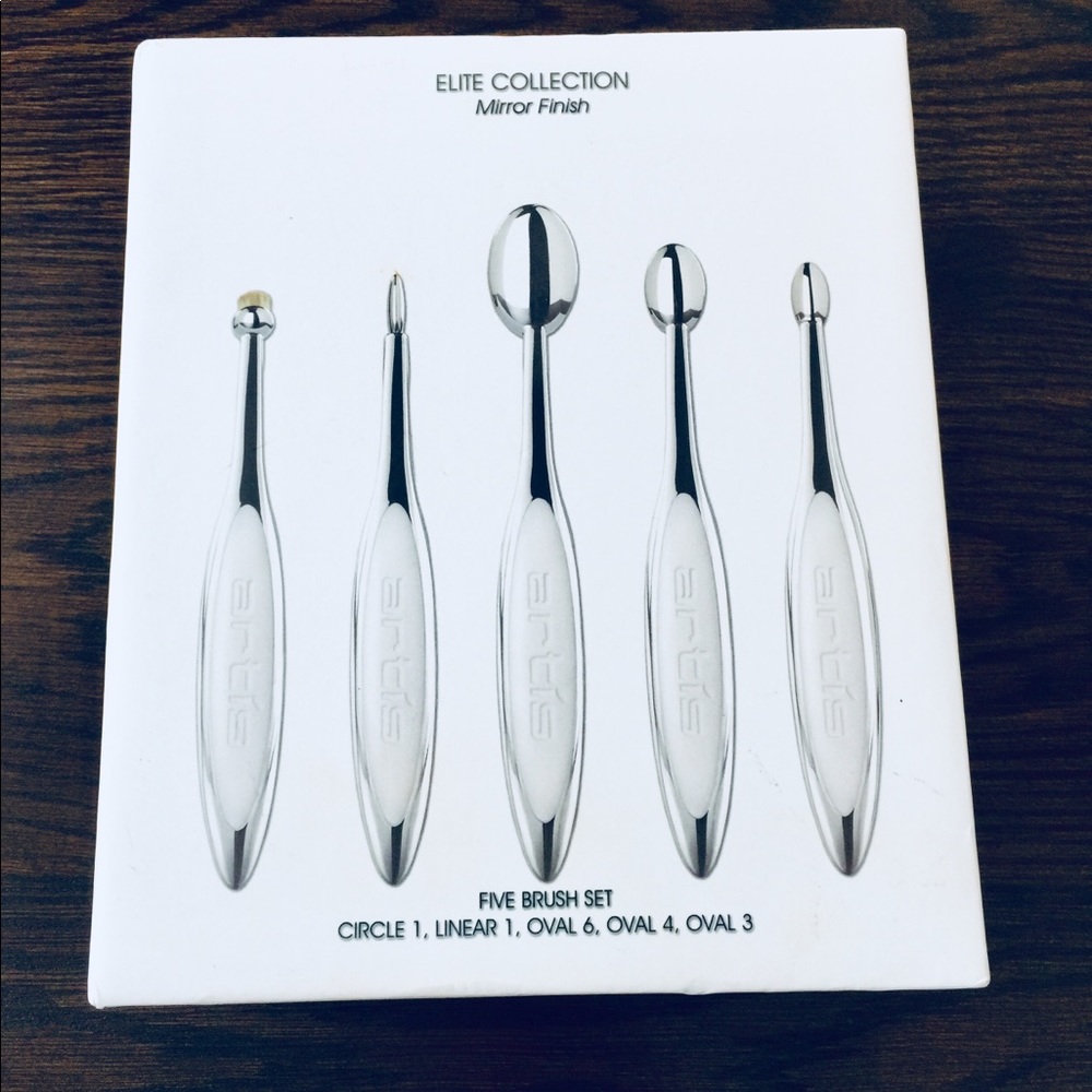 Artis makeup brush set